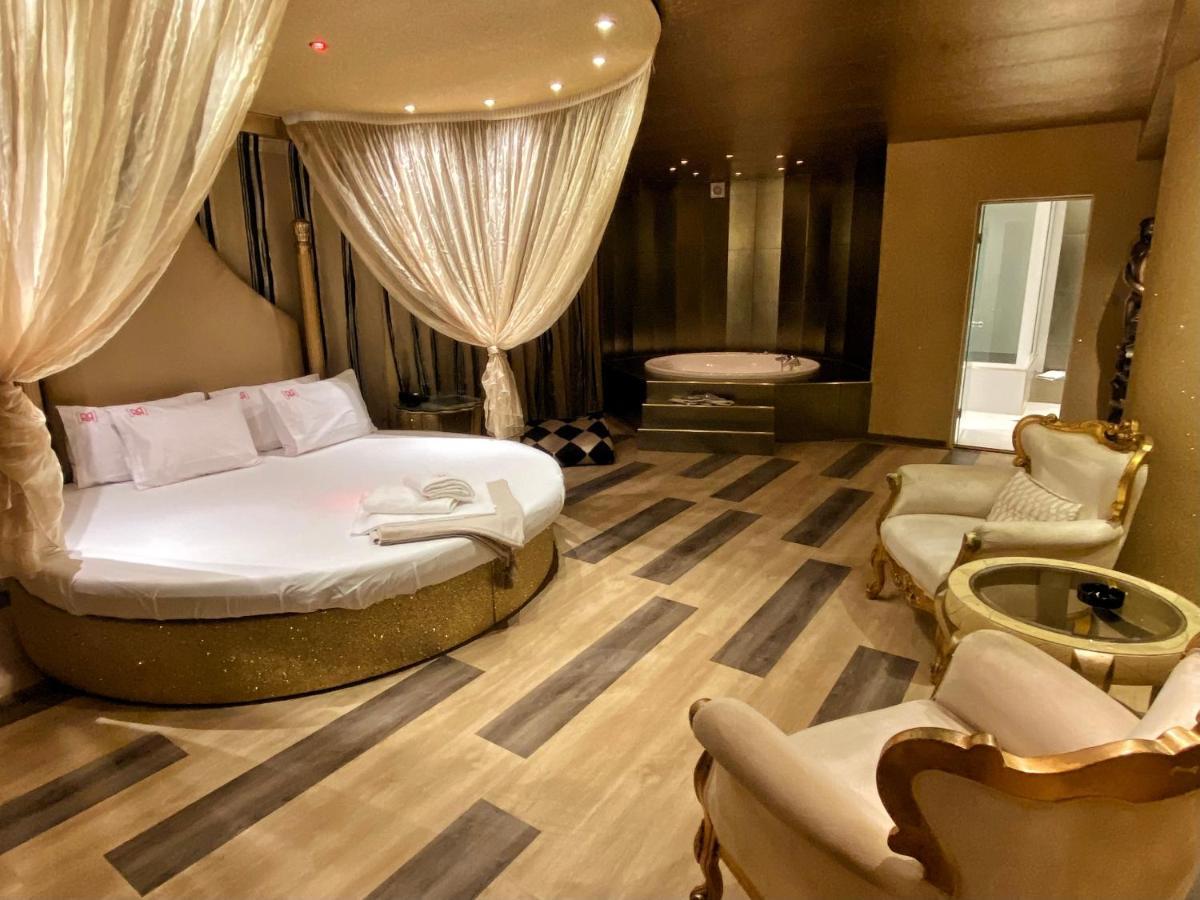 Ruby Rooms Kifisia - Adults Only Athena Bagian luar foto